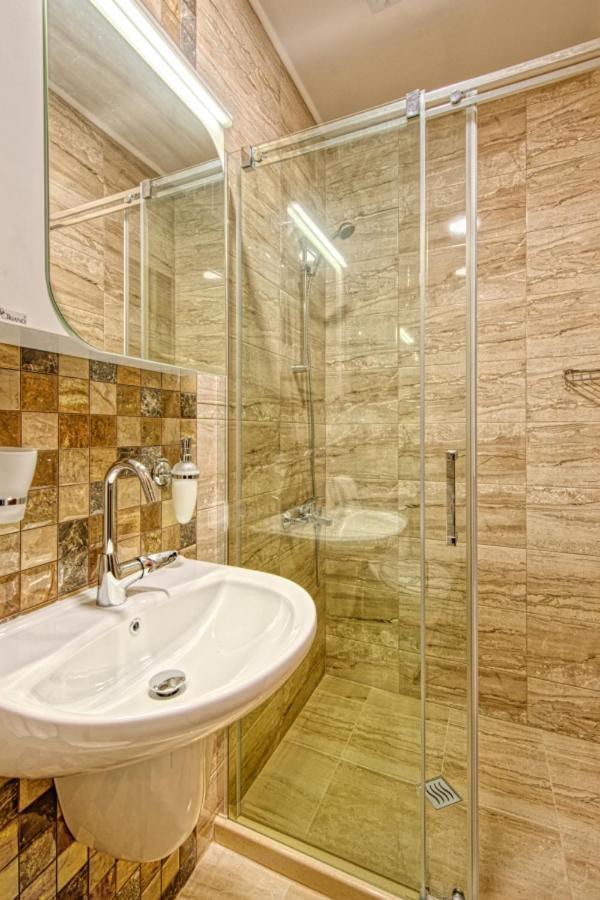Къща За Гости Relax Hisarya Buitenkant foto