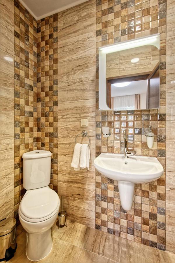 Къща За Гости Relax Hisarya Buitenkant foto